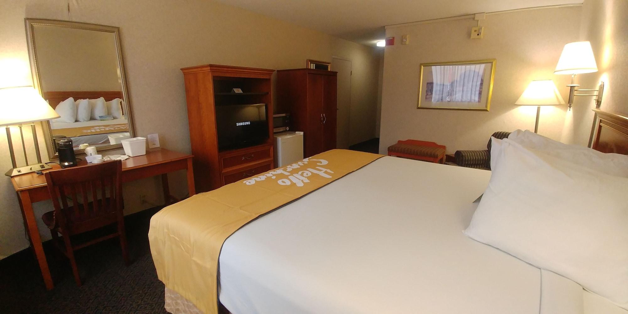 Days Inn By Wyndham Sidney Oh Екстериор снимка
