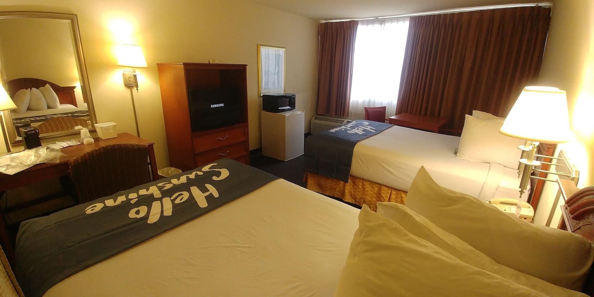 Days Inn By Wyndham Sidney Oh Екстериор снимка