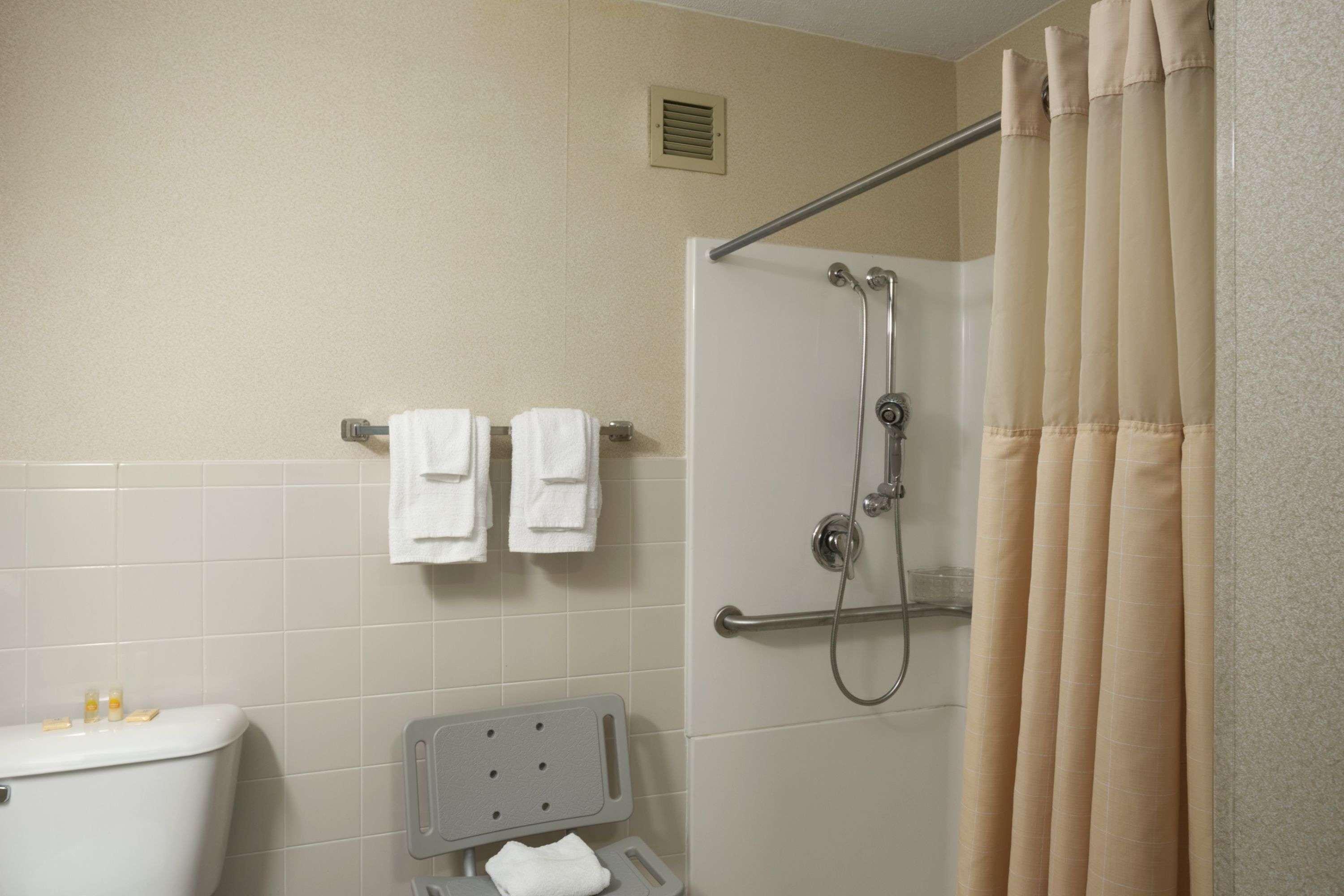 Days Inn By Wyndham Sidney Oh Екстериор снимка