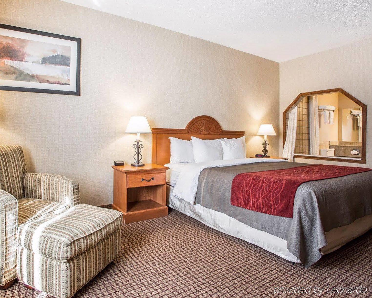 Days Inn By Wyndham Sidney Oh Екстериор снимка
