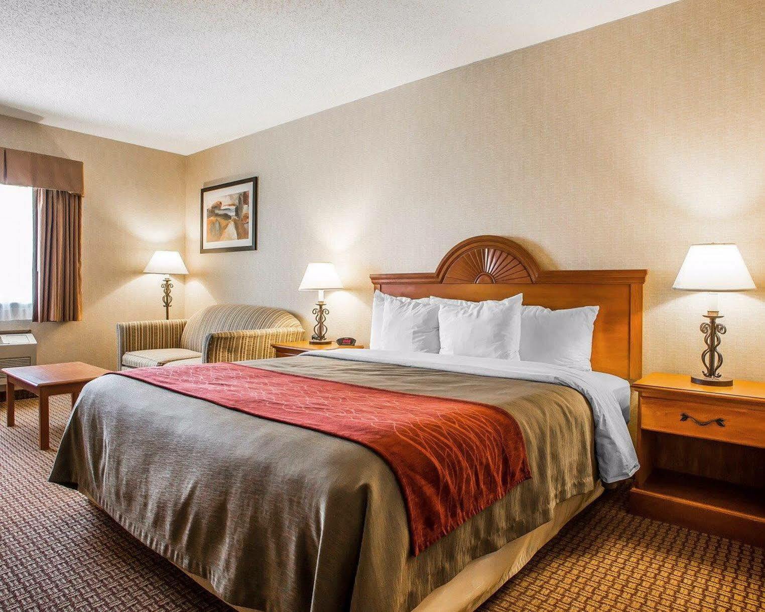 Days Inn By Wyndham Sidney Oh Екстериор снимка